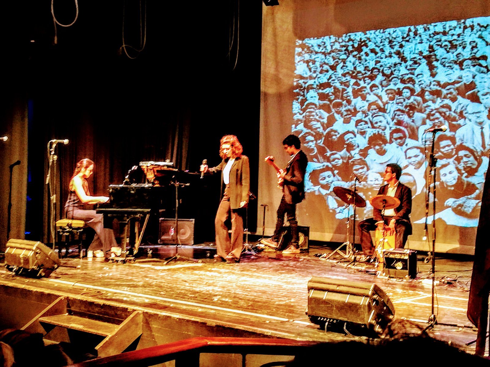 1ª Gala Concierto Solidario «¡Aquí estamos!» 1